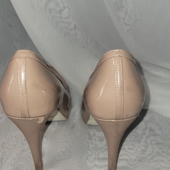 Elegant Peep-Toe Heels in Beige - Picture 2 of 4